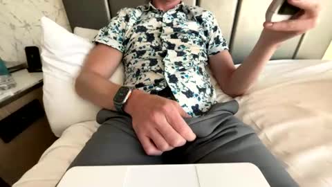 Snapshot of captainplanex chatting on May 2026 01:44:02 AM captainplanex online show from May 2026 01:44:02 AM