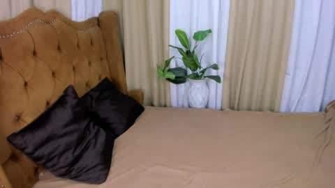 Yumi Aera online show from March 2026 06:40:02 PM