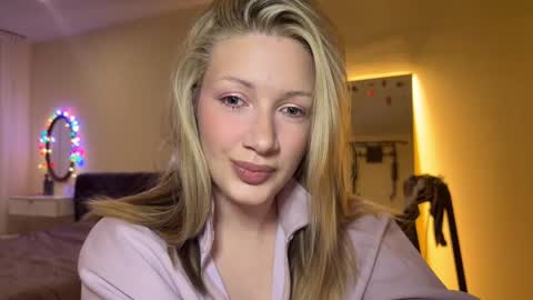 Snapshot of caramel_way chatting on February 2026 04:46:01 PM Stella online show from February 2026 04:46:01 PM