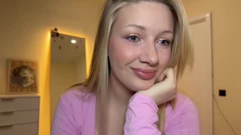 Snapshot of caramel_way chatting on February 2026 06:26:01 PM Stella online show from February 2026 06:26:01 PM