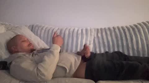 Snapshot of caramelizedzeus chatting on November 2025 01:27:02 AM caramelizedzeus online show from November 2025 01:27:02 AM