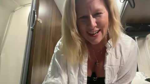 carebear5719 online show from May 2026 12:27:01 AM