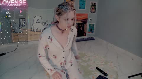 Snapshot of careful_i_bite chatting on September 2025 05:08:02 AM NONA follow online show from September 2025 05:08:02 AM