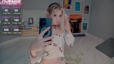 Snapshot of careful_i_bite chatting on September 2025 05:55:02 AM NONA follow online show from September 2025 05:55:02 AM