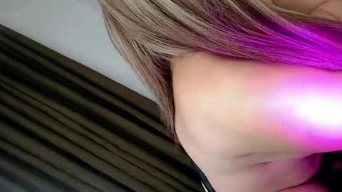 MELA WILLER online show from August 2026 10:22:02 PM