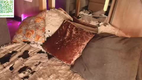 caressyourself online show from October 2025 06:46:02 AM