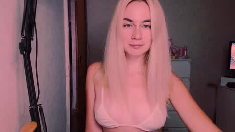 Carin online show from September 2025 07:17:01 PM