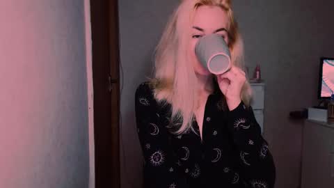 Carin online show from October 2025 05:27:01 AM