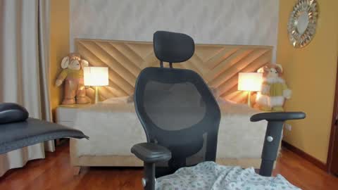 Snapshot of carla_santini chatting on December 2024 11:56:02 PM Carla Santini online show from December 2024 11:56:02 PM