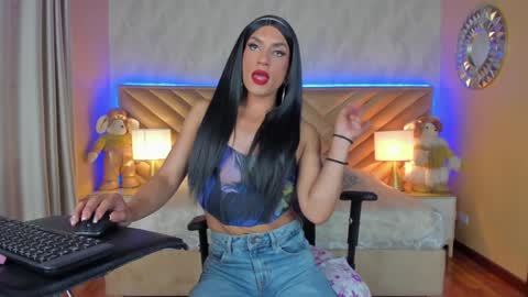 Snapshot of carla_santini chatting on December 2024 07:01:01 PM Carla Santini online show from December 2024 07:01:01 PM