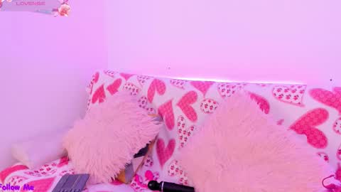 Snapshot of carla_wet18 chatting on September 2025 04:12:02 AM Carla Wet18 online show from September 2025 04:12:02 AM