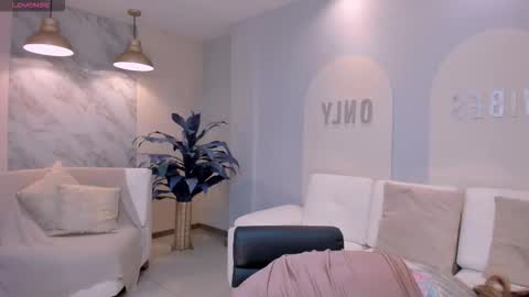 Snapshot of carlabrunni_ chatting on December 2025 12:10:01 PM Carla Bunnis online show from December 2025 12:10:01 PM