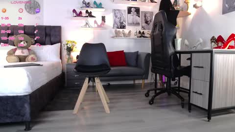 Carla independent model    online show from December 2024 01:14:01 AM