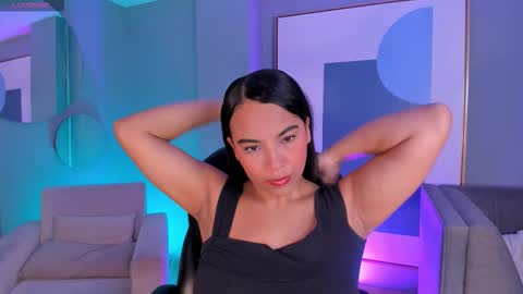 Carla online show from October 2025 01:12:02 PM