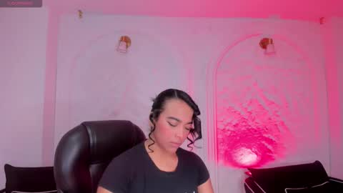 Carla online show from October 2025 12:28:01 PM