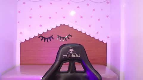 CARLYE   online show from October 2025 03:06:01 AM