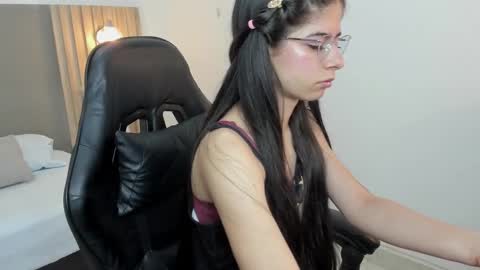 C A R L I N A online show from October 2025 12:13:02 PM