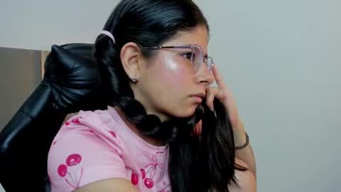 C A R L I N A online show from November 2025 12:27:01 PM