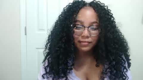 CARAMEL xoxo online show from September 2025 11:48:01 PM