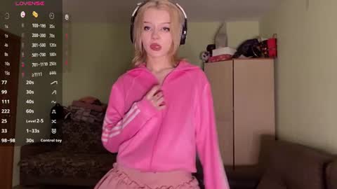 Elina online show from June 2026 10:23:02 PM