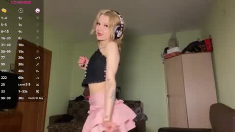Elina online show from June 2026 11:31:01 PM