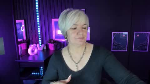 Carmen online show from November 2025 08:47:02 PM