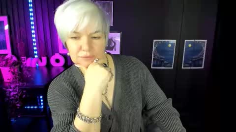 Carmen online show from December 2025 09:44:01 PM