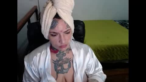 CARMILLA ROSS online show from January 2025 12:20:02 PM