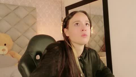 caro_adams1 online show from December 2025 10:35:01 AM