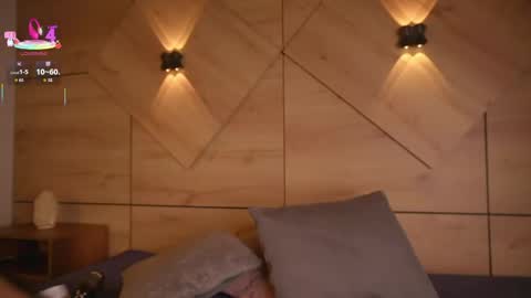 caro_sanchezz online show from April 2026 12:17:02 PM