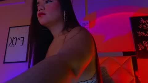 Carolina   online show from February 2025 08:49:01 AM