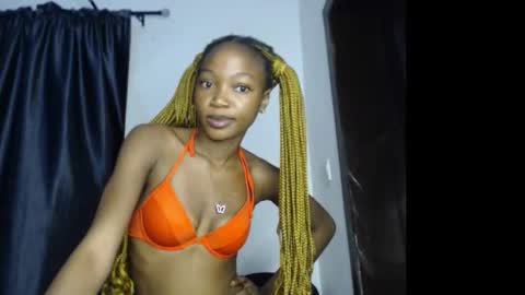 caroline online show from November 2025 04:45:02 AM