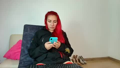 Snapshot of carol_love11 chatting on December 2024 01:18:02 AM Carol love11 online show from December 2024 01:18:02 AM