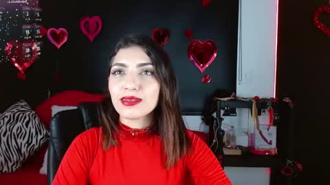 Snapshot of carolaine69_ chatting on February 2025 01:47:02 PM Caroline online show from February 2025 01:47:02 PM