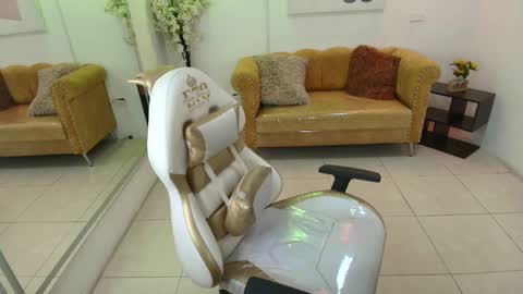 CAROLINA.  online show from April 2026 12:43:01 PM