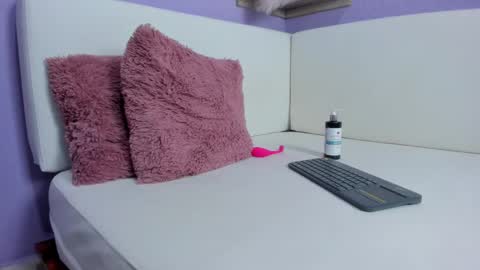 Carolina  online show from March 2025 11:33:01 PM