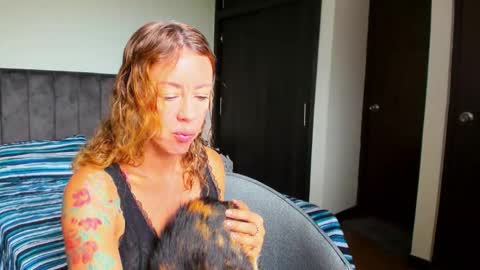 carolina_zaens online show from February 2026 06:06:02 PM