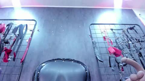 Snapshot of carolinaarias_ chatting on November 2025 08:19:01 PM carolina online show from November 2025 08:19:01 PM