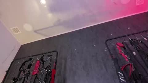 Snapshot of carolinaarias_ chatting on December 2025 08:40:01 PM carolina online show from December 2025 08:40:01 PM