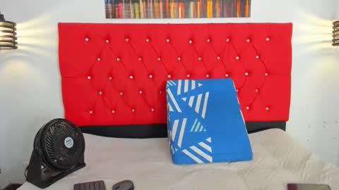 Carolina online show from December 2025 04:36:01 PM