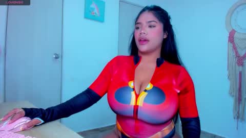 Carolina online show from October 2025 01:44:01 PM