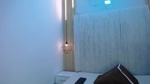 carolinaysebas online show from July 2026 02:09:02 PM