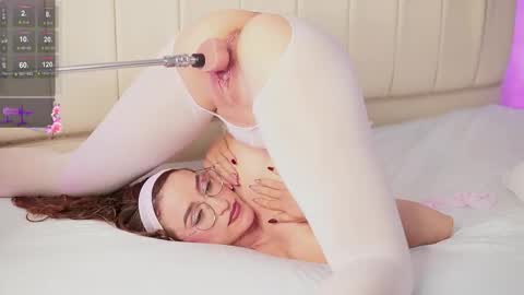 Snapshot of caroline_adams_ chatting on September 2025 10:13:01 PM GMT-5 1600-2230 online show from September 2025 10:13:01 PM