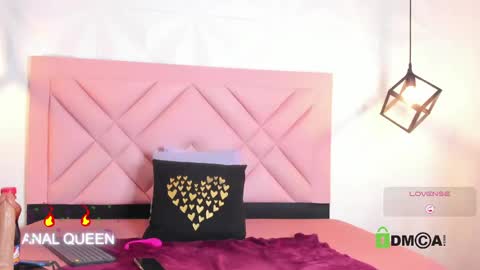 caroline daring online show from May 2026 01:05:01 PM