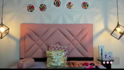 caroline daring online show from June 2026 12:07:01 PM