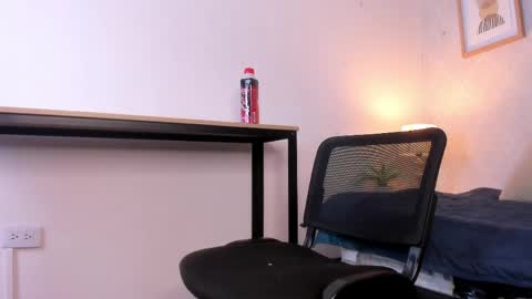  Caroline  online show from April 2026 11:43:01 AM