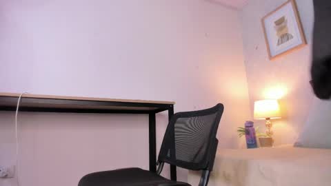  Caroline  online show from May 2026 11:29:01 AM
