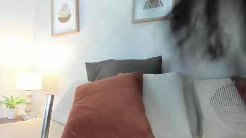  Caroline  online show from May 2026 10:32:02 AM