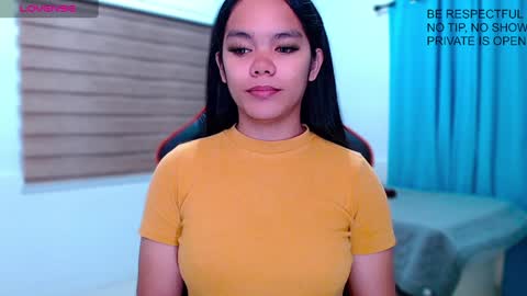 Snapshot of caroline_east chatting on December 2024 07:46:02 PM caroline_east online show from December 2024 07:46:02 PM