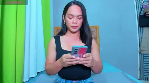 Snapshot of caroline_east chatting on January 2026 04:31:02 PM caroline_east online show from January 2026 04:31:02 PM